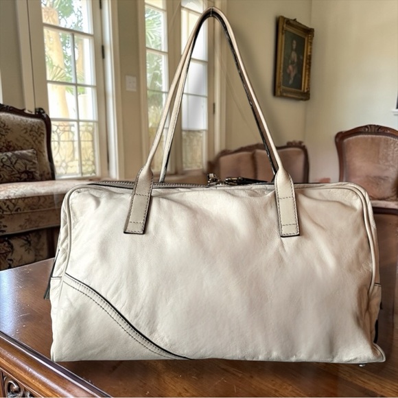 AUTHENTIC GUCCI BRITT INTERLOCKING GG BUTTERY CALF LEATHER ZIP TOTE-169971204046 - Picture 2 of 9